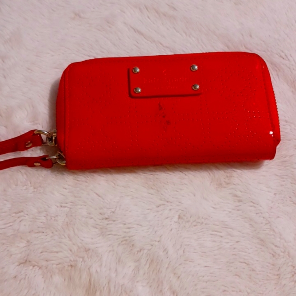 Kate Spade Jazzy Metro Spade Chilired Red Patent Laser Cut Wallet Wristlet